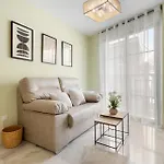 Acogedor Piso En Calle Rosaleda Centro * Málaga