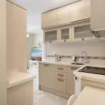Acogedor Piso En Calle Rosaleda Centro Daire Málaga