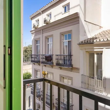 Acogedor Piso En Calle Rosaleda Centro Daire *